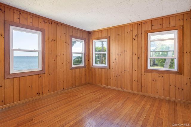 300 Terry Path, Mattituck, NY 11952