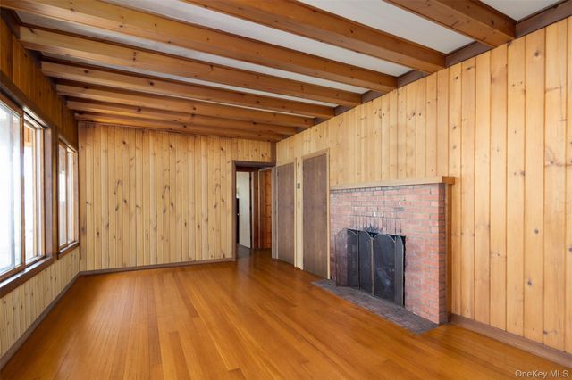 300 Terry Path, Mattituck, NY 11952