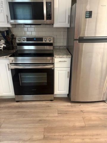 610 McLawhorne DR, Newport News, VA 23605