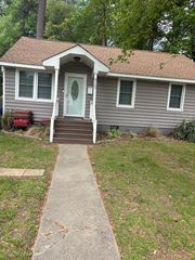 610 McLawhorne DR, Newport News, VA 23605