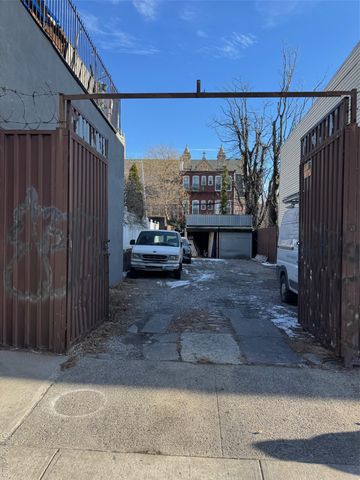 1822 Dekalb Avenue, Ridgewood, NY 11385