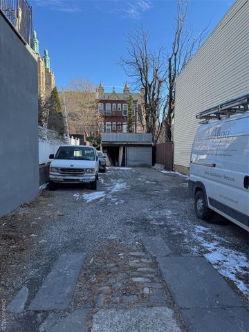 1822 Dekalb Avenue, Ridgewood, NY 11385