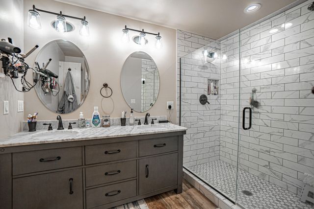 1027 Chevney Way, Shady Cove, OR 97539