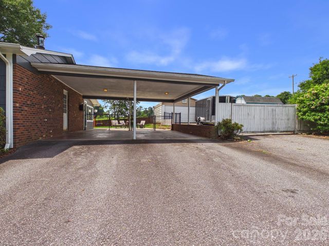 19 Pinecrest Court, Taylorsville, NC 28681