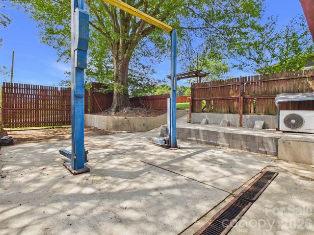 19 Pinecrest Court, Taylorsville, NC 28681