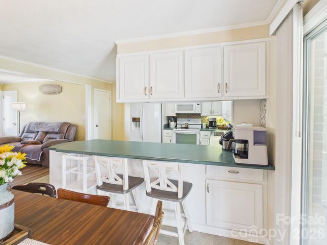 19 Pinecrest Court, Taylorsville, NC 28681