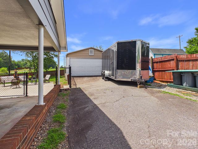 19 Pinecrest Court, Taylorsville, NC 28681