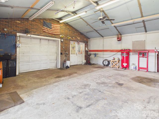 19 Pinecrest Court, Taylorsville, NC 28681