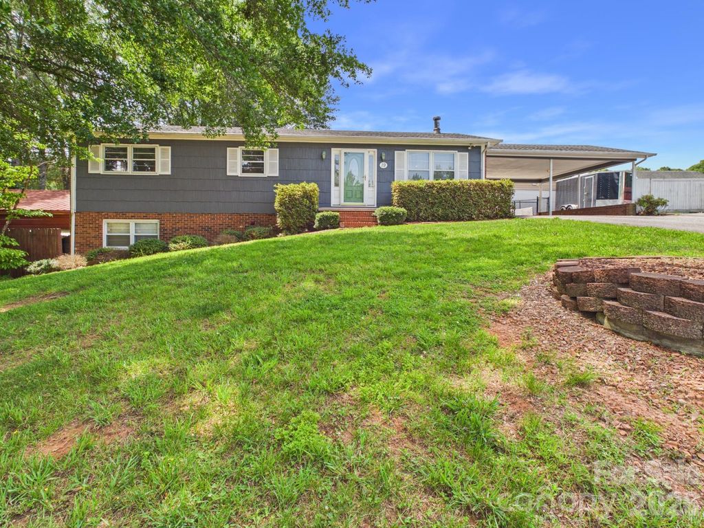 19 Pinecrest Court, Taylorsville, NC 28681