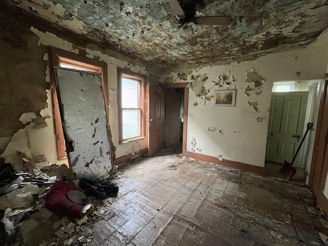 2873 N Dr William Finlayson STREET, Milwaukee, WI 53212