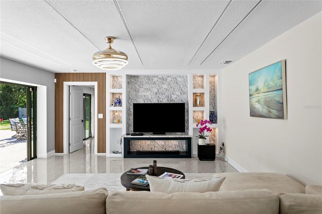 900 31ST AVENUE NE, St Petersburg, FL 33704