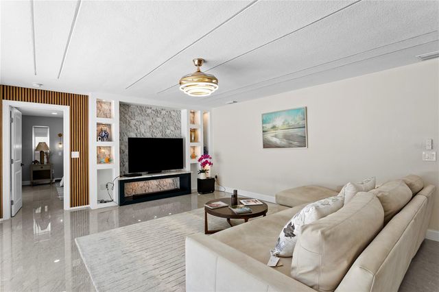 900 31ST AVENUE NE, St Petersburg, FL 33704