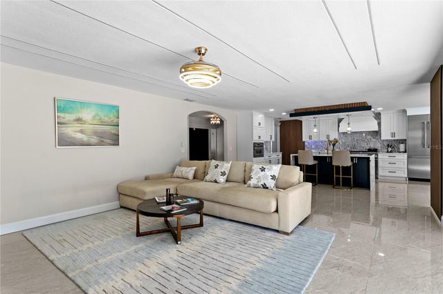 900 31ST AVENUE NE, St Petersburg, FL 33704