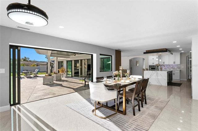 900 31ST AVENUE NE, St Petersburg, FL 33704