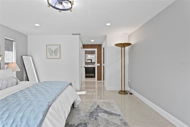 900 31ST AVENUE NE, St Petersburg, FL 33704