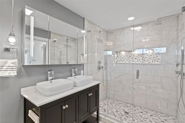 900 31ST AVENUE NE, St Petersburg, FL 33704