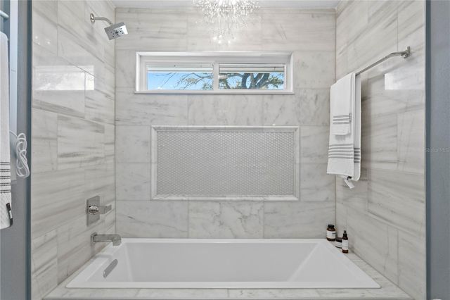 900 31ST AVENUE NE, St Petersburg, FL 33704