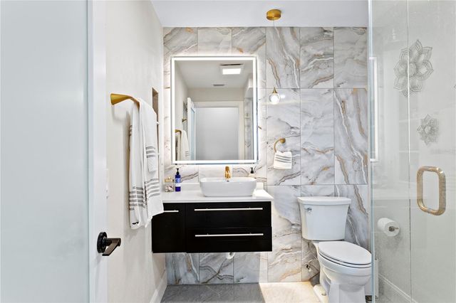 900 31ST AVENUE NE, St Petersburg, FL 33704