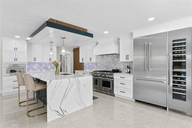 900 31ST AVENUE NE, St Petersburg, FL 33704