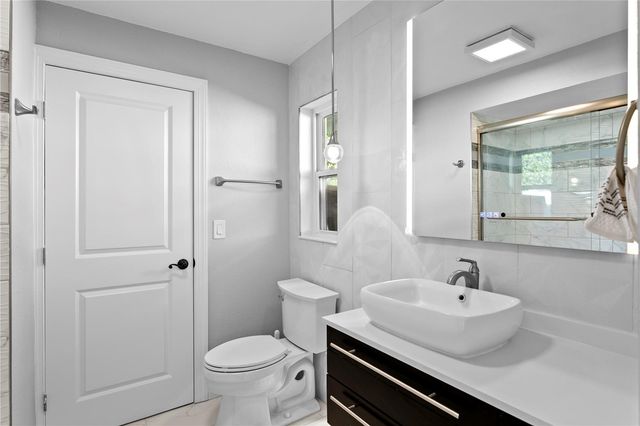 900 31ST AVENUE NE, St Petersburg, FL 33704