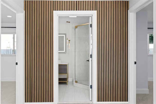 900 31ST AVENUE NE, St Petersburg, FL 33704