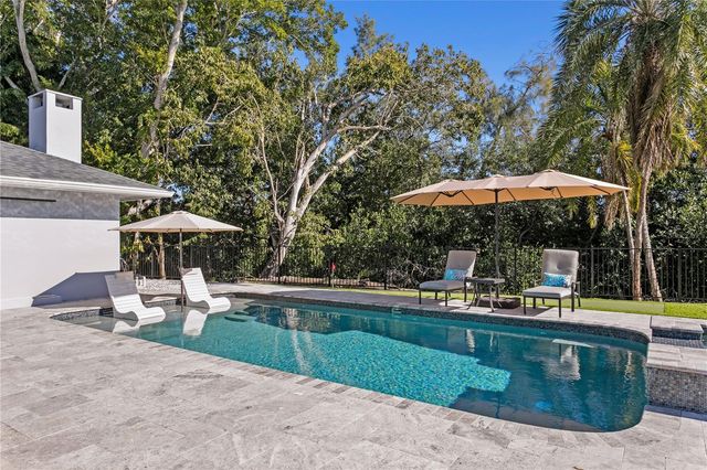 900 31ST AVENUE NE, St Petersburg, FL 33704