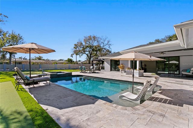 900 31ST AVENUE NE, St Petersburg, FL 33704