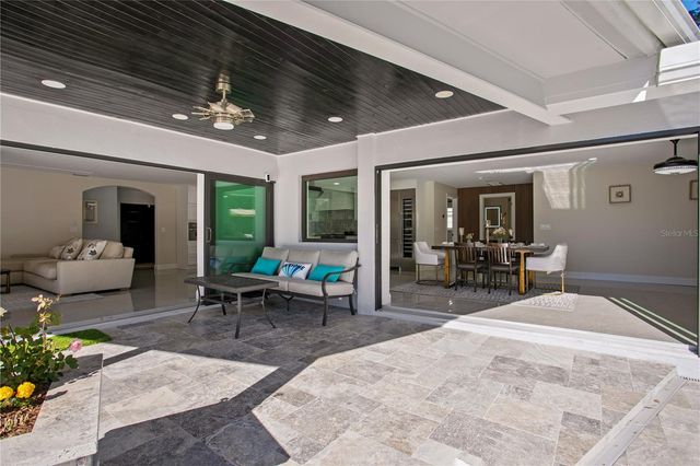 900 31ST AVENUE NE, St Petersburg, FL 33704