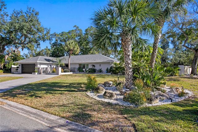 900 31ST AVENUE NE, St Petersburg, FL 33704