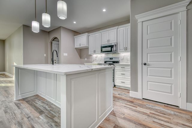 1219 S Rockwall Avenue, Terrell, TX 75160