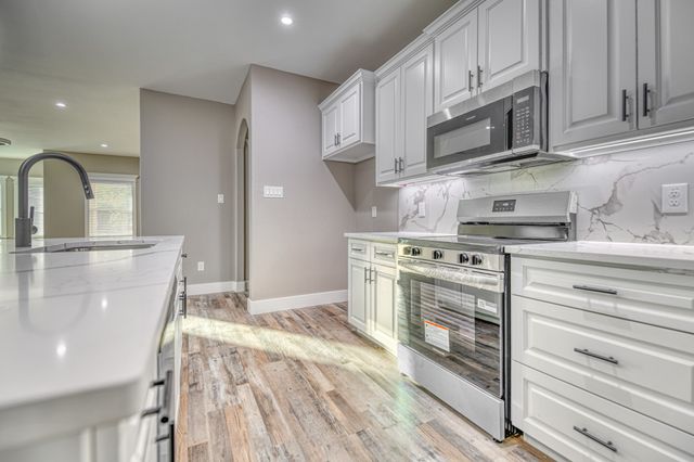 1219 S Rockwall Avenue, Terrell, TX 75160