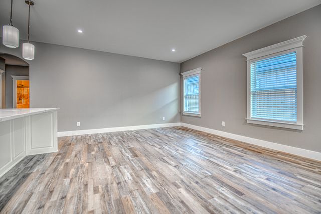 1219 S Rockwall Avenue, Terrell, TX 75160