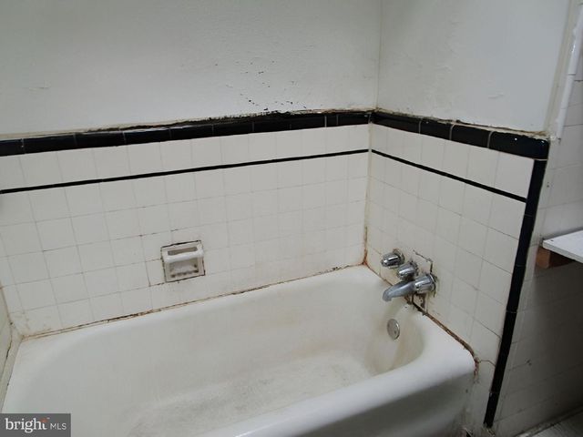 6030 N MARVINE ST, Philadelphia, PA 19141