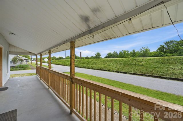802 Canal Road, Lockhart, SC 29364