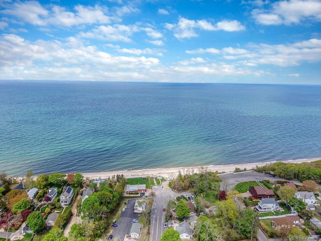 6 Satinwood Road, Rocky Point, NY 11778
