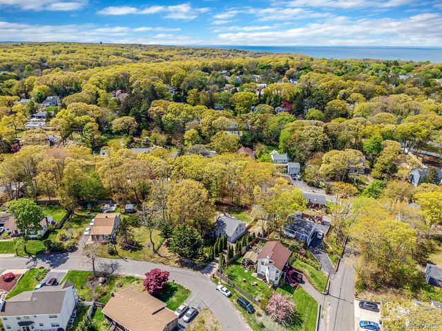 6 Satinwood Road, Rocky Point, NY 11778