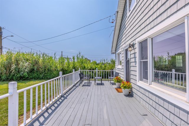 7 Edwards Drive, Shirley, NY 11967