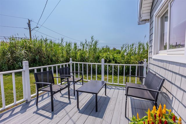 7 Edwards Drive, Shirley, NY 11967
