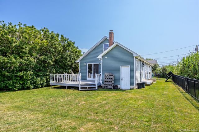 7 Edwards Drive, Shirley, NY 11967
