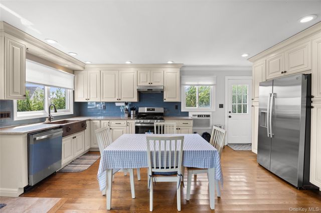7 Edwards Drive, Shirley, NY 11967