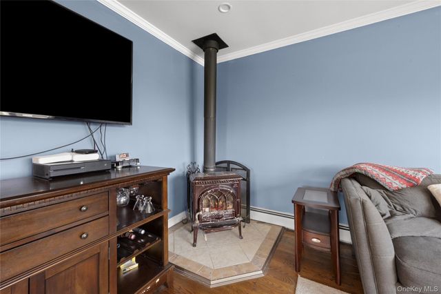 7 Edwards Drive, Shirley, NY 11967