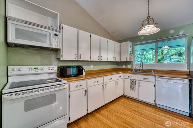 7924 Ohana Place NE, Bremerton, WA 98311