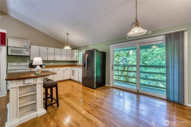 7924 Ohana Place NE, Bremerton, WA 98311
