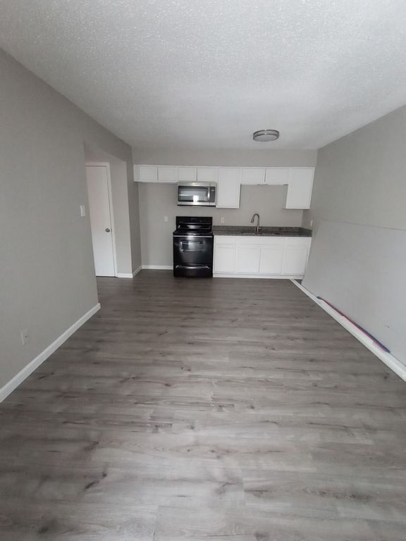 2211 N Elm Street 5, Denton, TX 76201