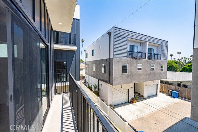 242 N DILLON, Silver Lake, CA 90026