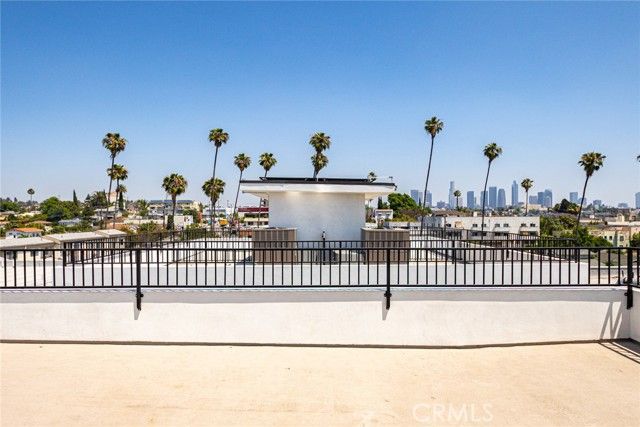 242 N DILLON, Silver Lake, CA 90026