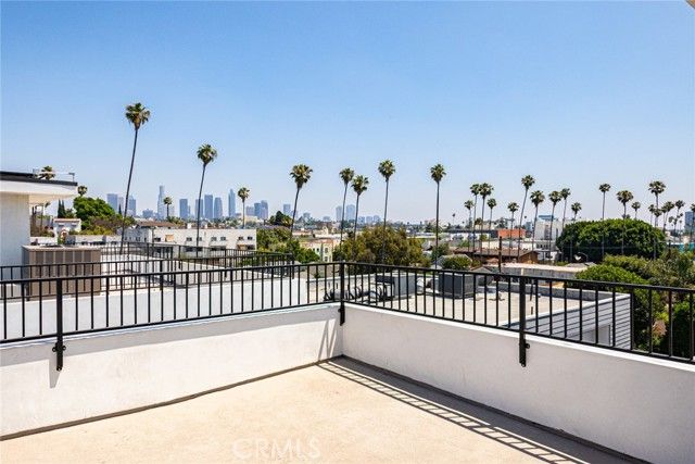 242 N DILLON, Silver Lake, CA 90026