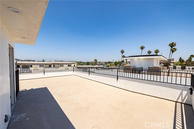 242 N DILLON, Silver Lake, CA 90026