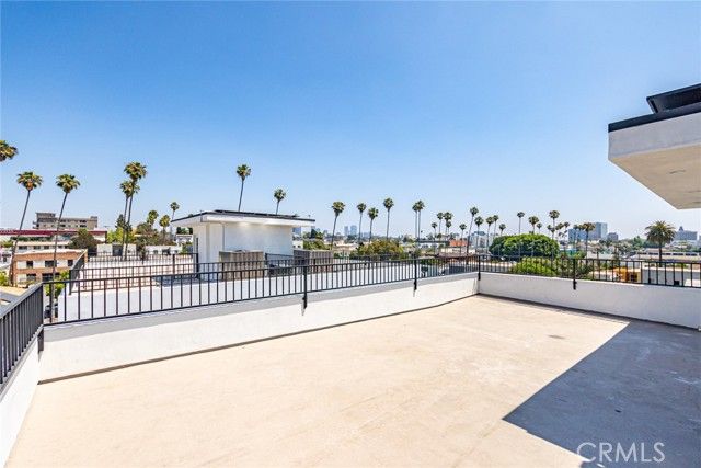 242 N DILLON, Silver Lake, CA 90026