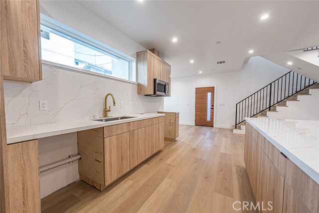 242 N DILLON, Silver Lake, CA 90026